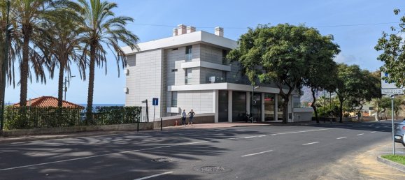 Квартира с 3 спальнями в Фуншал, Португалия № 115980 3