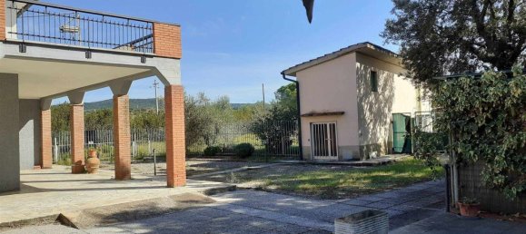 6 rooms House in Follonica, Italy No. 105241 3