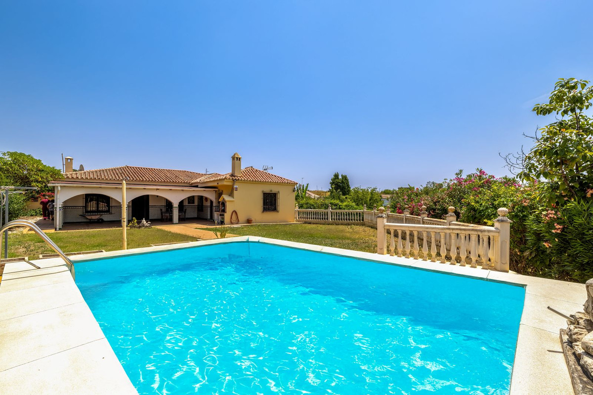 3 غرف نوم منزل في Estepona, Spain رقم 275221