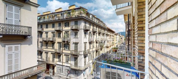 3 rooms Apartment in Turin, Italy No. 305163 3