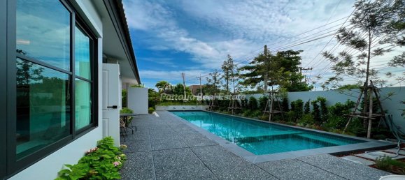 3 bedrooms Cafe / restaurant in Pattaya, Thailand No. 10517 17