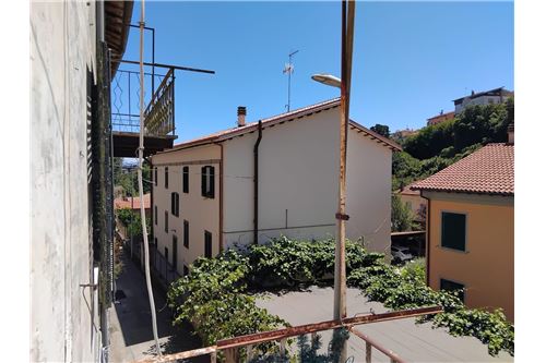 Apartamento de 4 habitaciónes en Vallerano, Italy No. 275972