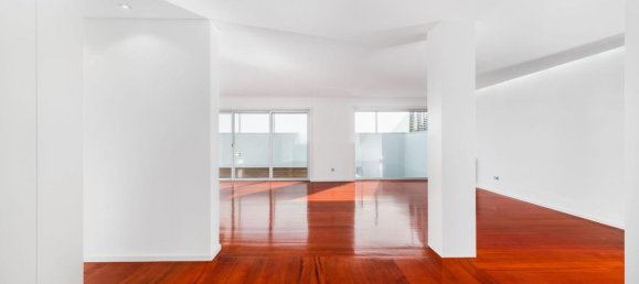 4 bedrooms House in Espinho, Portugal No. 1637 2