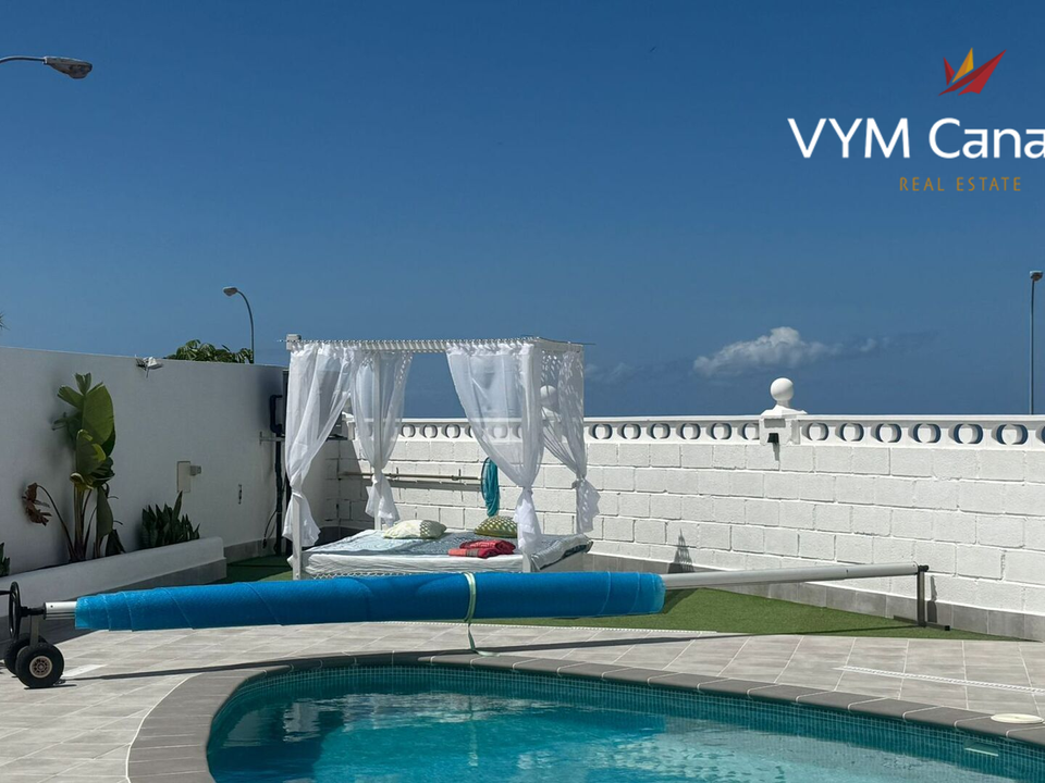 3 bedrooms House in Adeje, Spain No. 185834