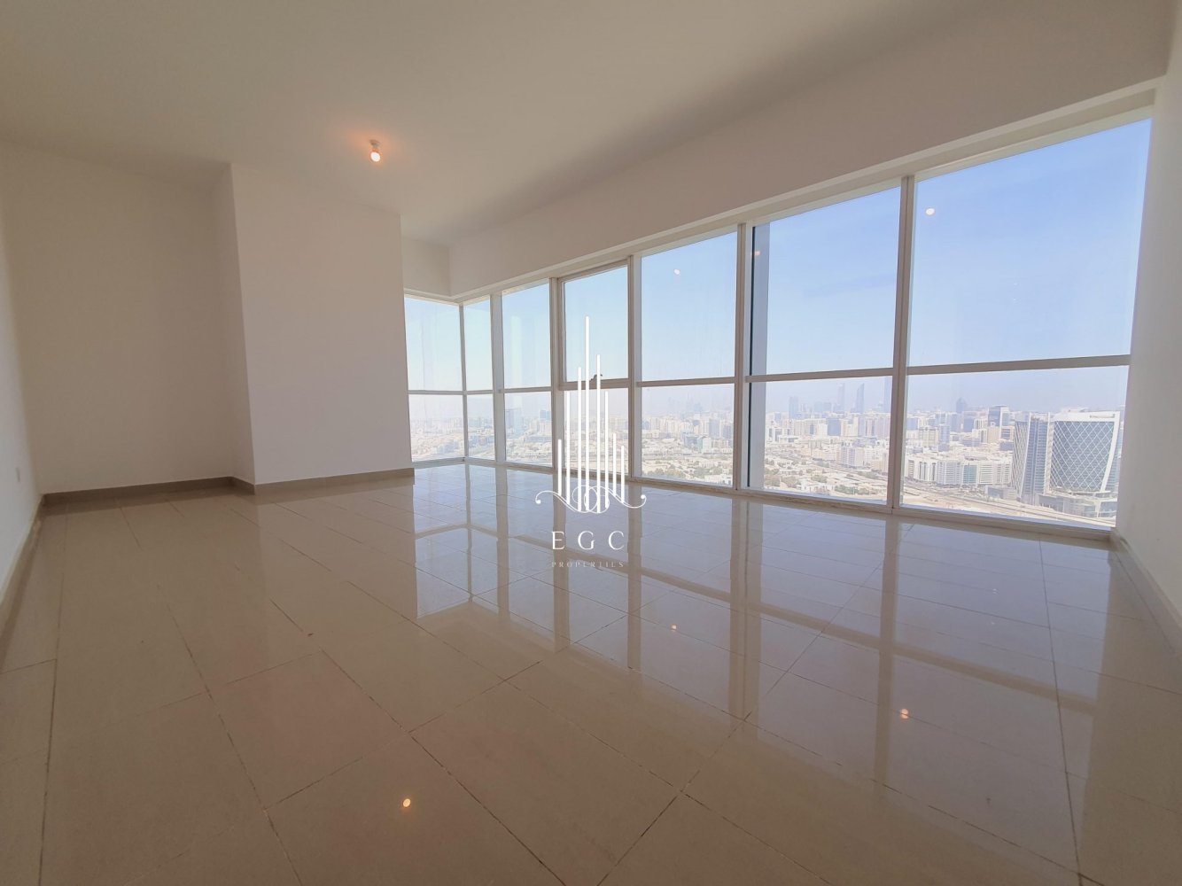 Apartamento T4 em Al Reem Island, UAE N.º 40478