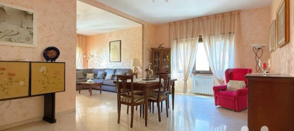 4 bedrooms Apartment in Rome, Italy No. 295126 3