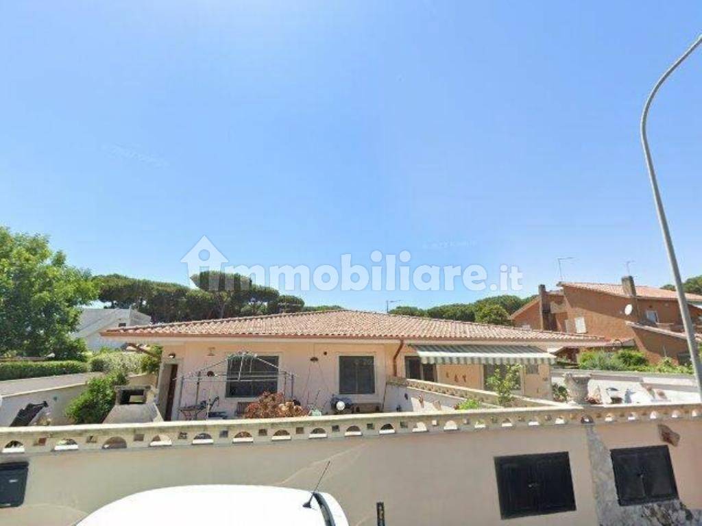 4 bedrooms Villa in Ardea, Italy No. 13102
