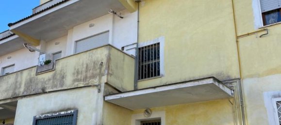 3 rooms Apartment in Anzio, Italy No. 238947 4