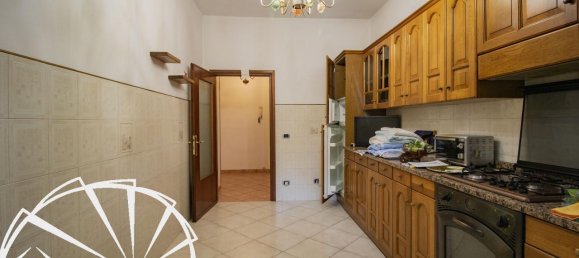 5 rooms Apartment in Prato, Italy No. 38754 2
