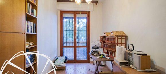 5 rooms Apartment in Prato, Italy No. 38754 22