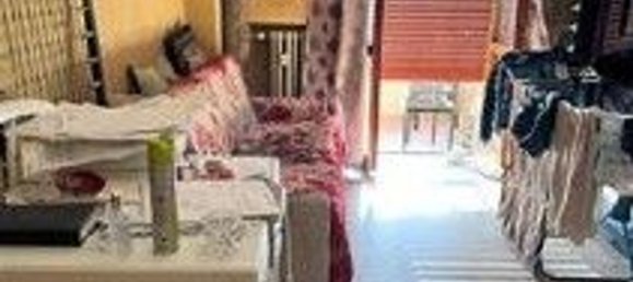 2-salle Appartement à Usmate Velate, Italy No. 7697 3