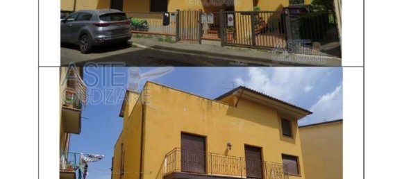 4 rooms Apartment in Arezzo, Italy No. 200028 4