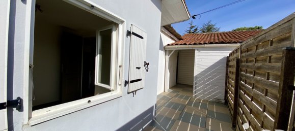 4 Schlafzimmer Haus in Marennes, France, Nr. 96119 22