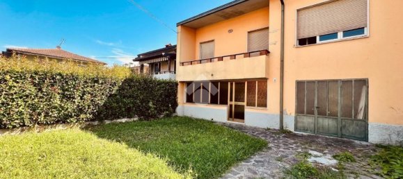 Villa de 3 habitaciónes en Caravaggio, Italy No. 273736 2