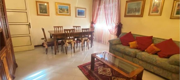 4 bedrooms Apartment in Prato, Italy No. 371933 3