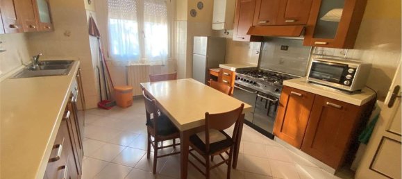 4 bedrooms Apartment in Prato, Italy No. 371933 6