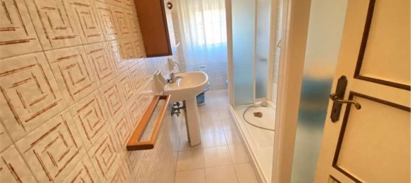 4 bedrooms Apartment in Prato, Italy No. 371933 16