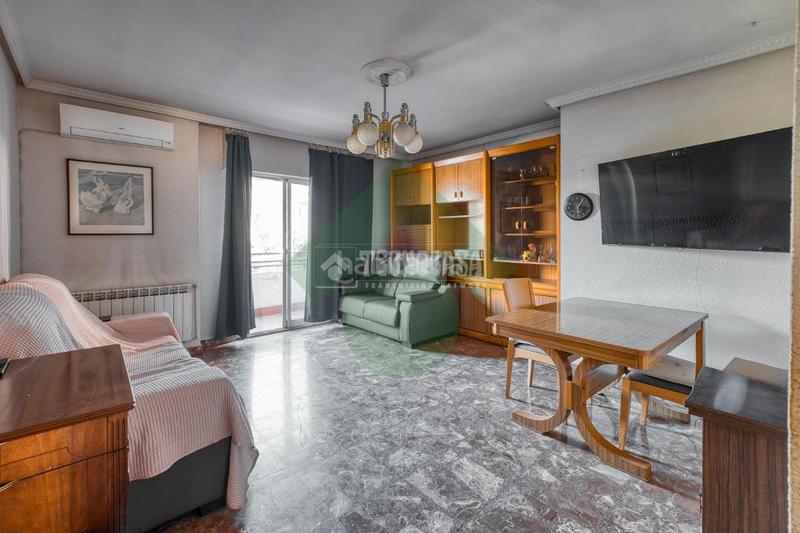 4 bedrooms Apartment in Madrid, Spain No. 270628