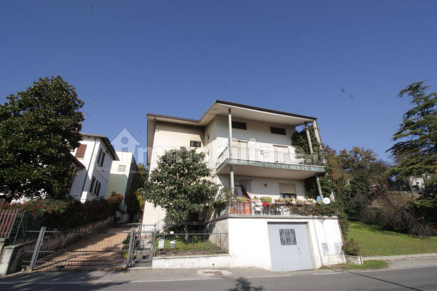 3 غرف نوم فيلا في Ziano Piacentino, Italy رقم 25391