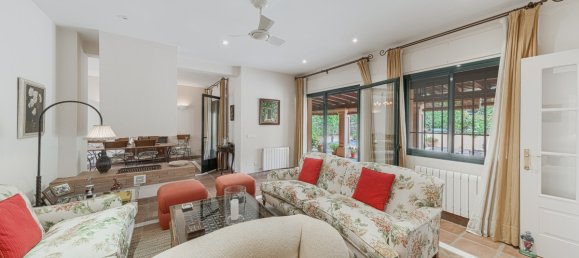 5 bedrooms Villa in Cadiz, Spain No. 188455 2