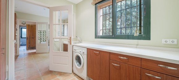 5 bedrooms Villa in Cadiz, Spain No. 188455 9