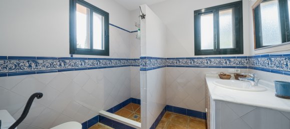 5 bedrooms Villa in Cadiz, Spain No. 188455 21