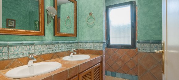 5 bedrooms Villa in Cadiz, Spain No. 188455 13