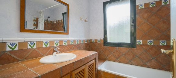 5 bedrooms Villa in Cadiz, Spain No. 188455 19