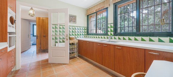 5 bedrooms Villa in Cadiz, Spain No. 188455 10