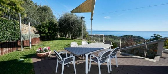 8 rooms Villa in Celle Ligure, Italy No. 122605 2