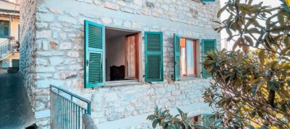 Квартира с 4 комнатами в Вернацца, Италия № 32077 4