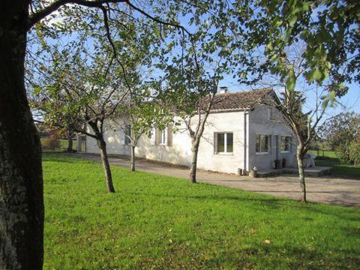 3 bedrooms Farm in Lauzun, France No. 20738