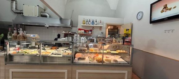 2-Zimmer Gewerbliche Immobilie in Pistoia, Italy, Nr. 40039 8