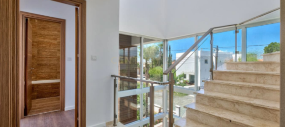 6 bedrooms Villa in Germasogeia, Cyprus No. 3874 9
