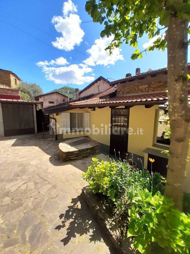 2 bedrooms House in Pieve di Teco, Italy No. 305581