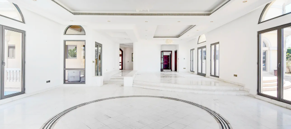 5 bedrooms Villa in Palm Jumeirah, UAE No. 119878 4