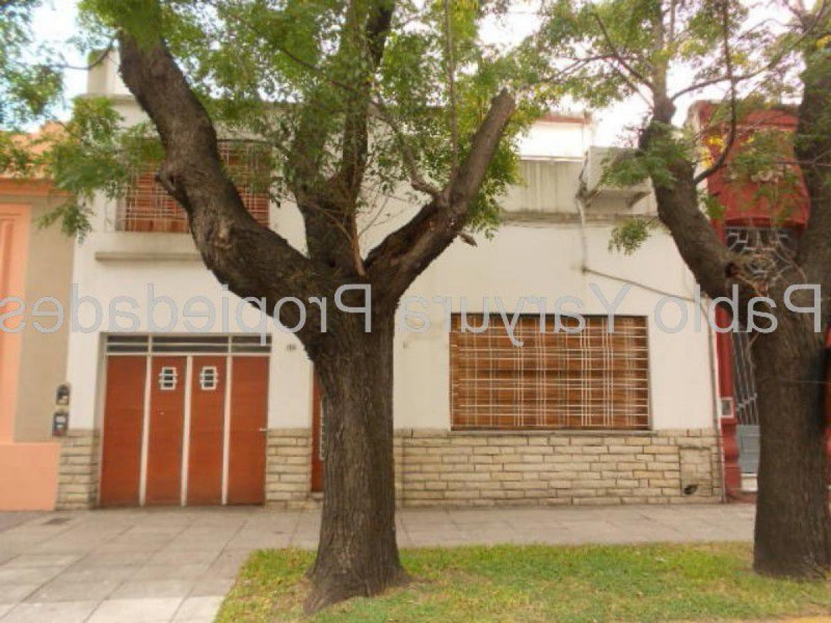 3 bedrooms House in Tres de Febrero, Argentina No. 61005