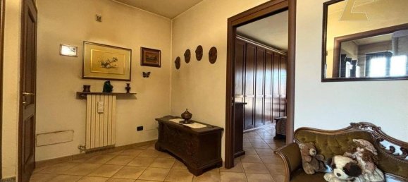 Дом с 5 комнатами в Виллафранка д'Асти, Италия № 177712 22