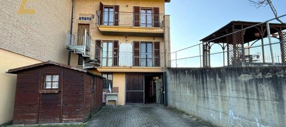 Дом с 5 комнатами в Виллафранка д'Асти, Италия № 177712 10