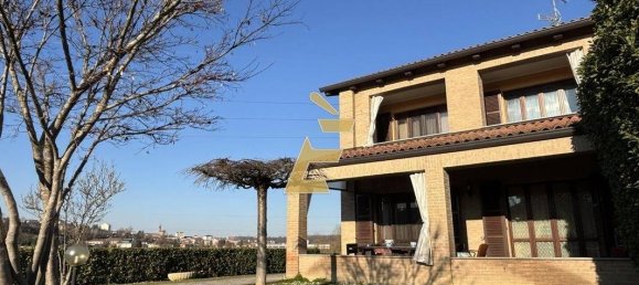 Дом с 5 комнатами в Виллафранка д'Асти, Италия № 177712 12