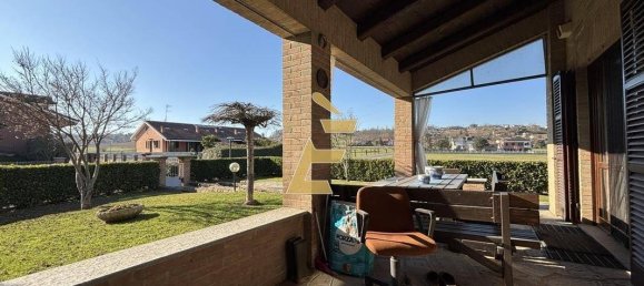 Дом с 5 комнатами в Виллафранка д'Асти, Италия № 177712 19