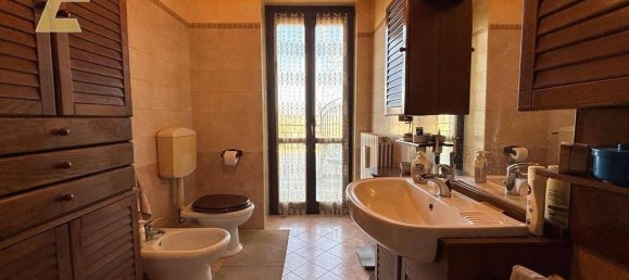 Дом с 5 комнатами в Виллафранка д'Асти, Италия № 177712 28