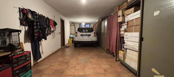 Дом с 5 комнатами в Виллафранка д'Асти, Италия № 177712 3