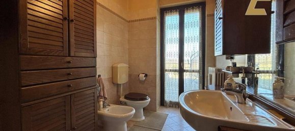 Дом с 5 комнатами в Виллафранка д'Асти, Италия № 177712 27