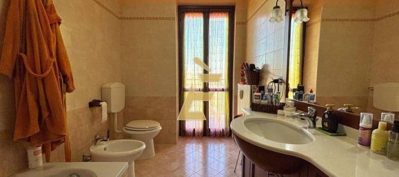 Дом с 5 комнатами в Виллафранка д'Асти, Италия № 177712 39