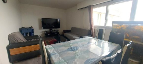 3 bedrooms Apartment in Montmagny, France No. 131617 4