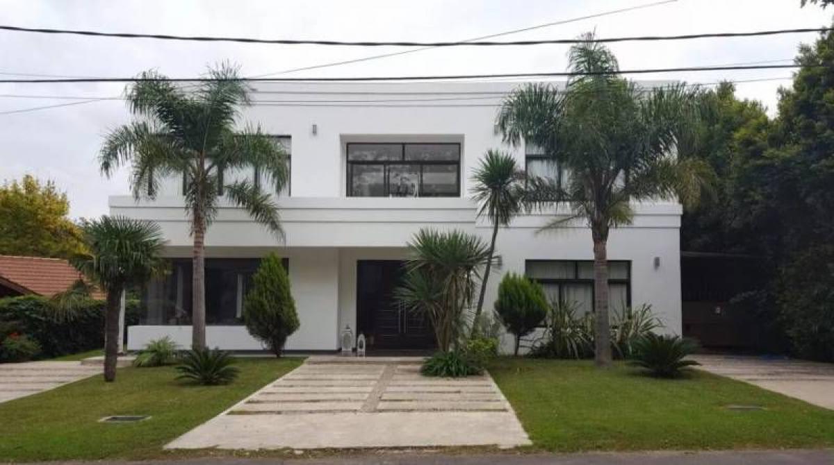 4 bedrooms House in Malvinas Argentinas, Argentina No. 98285