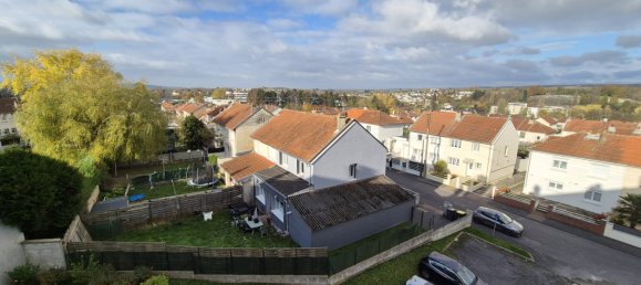 3 bedrooms Apartment in Charleville-Mezieres, France No. 160195 8