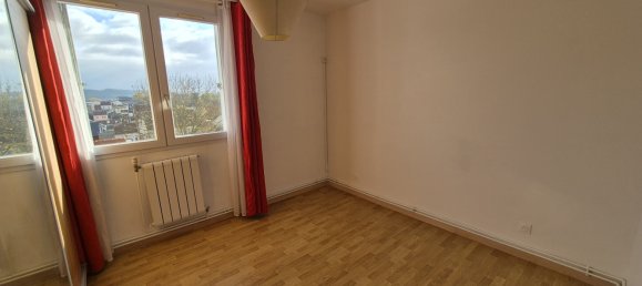 3 bedrooms Apartment in Charleville-Mezieres, France No. 160195 4