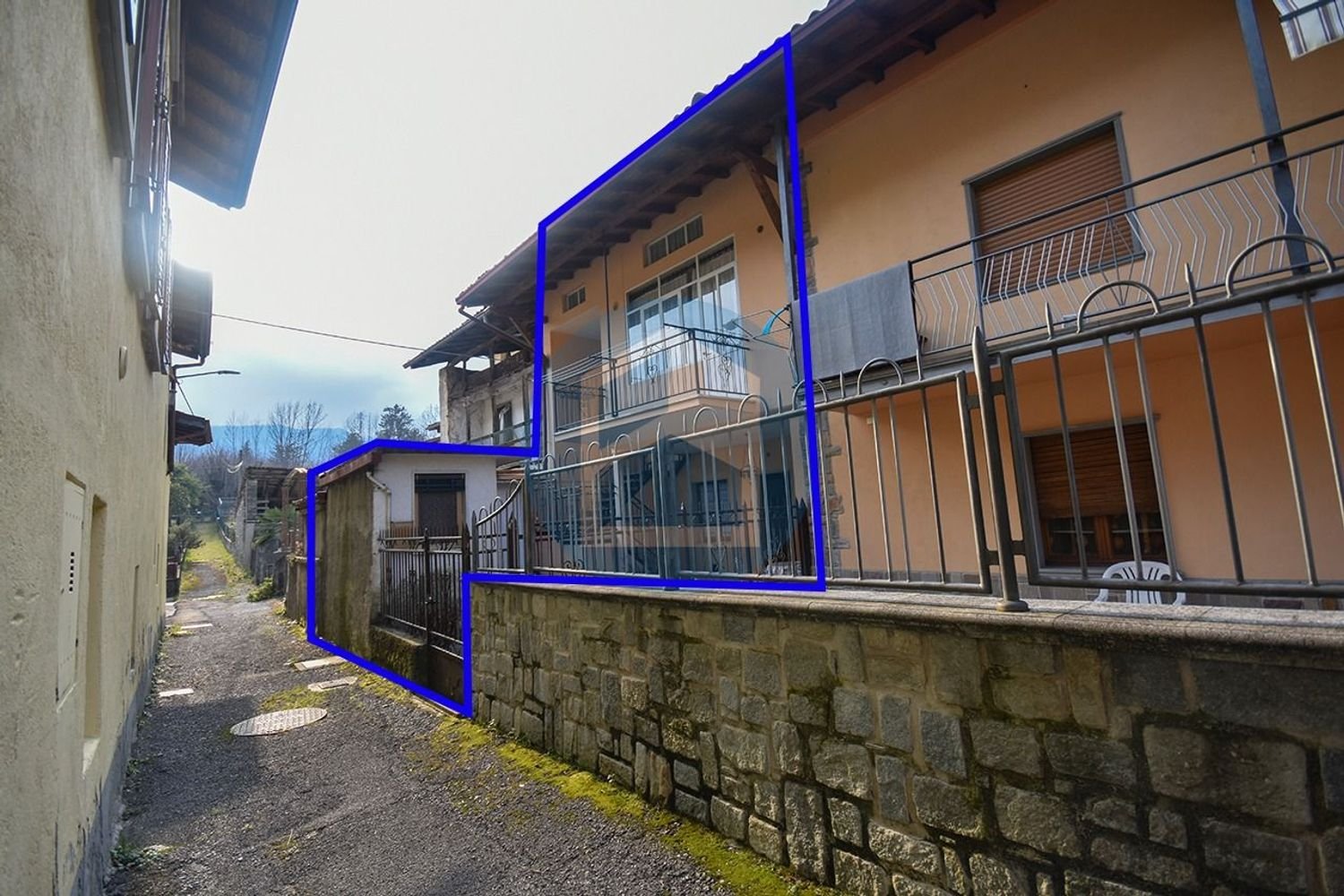 3غرفة منزل في Solto Collina, Italy رقم 87273